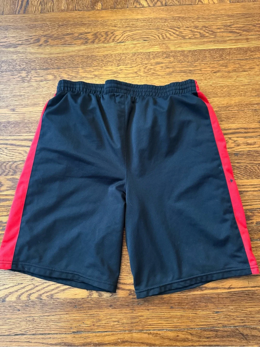 CINCINNATI REDS Nike Black & Red Athletic Shorts